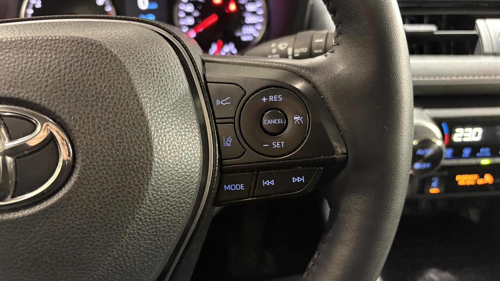 2022 Toyota RAV4 - Image 20