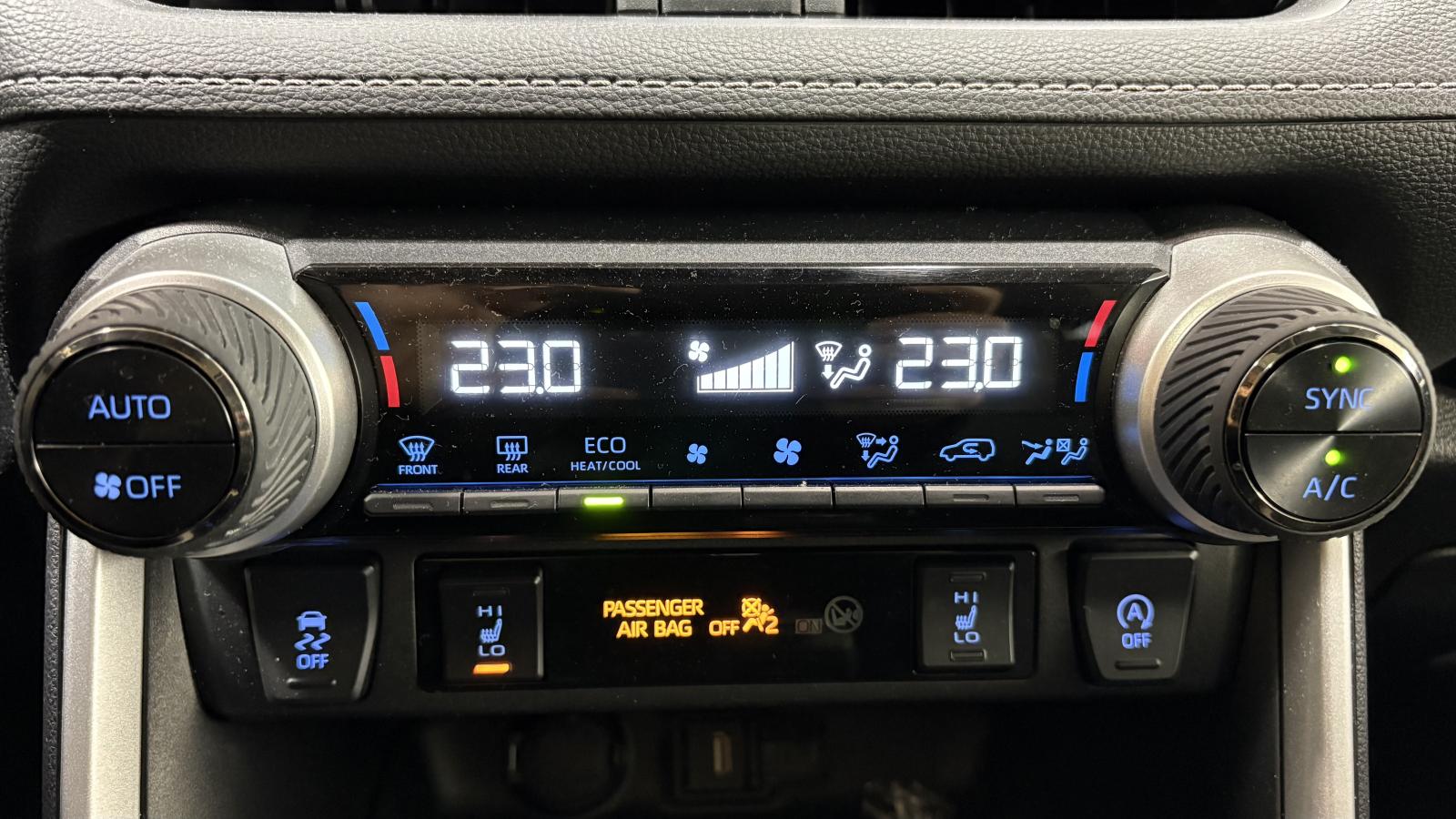 2022 Toyota RAV4 - Image 26