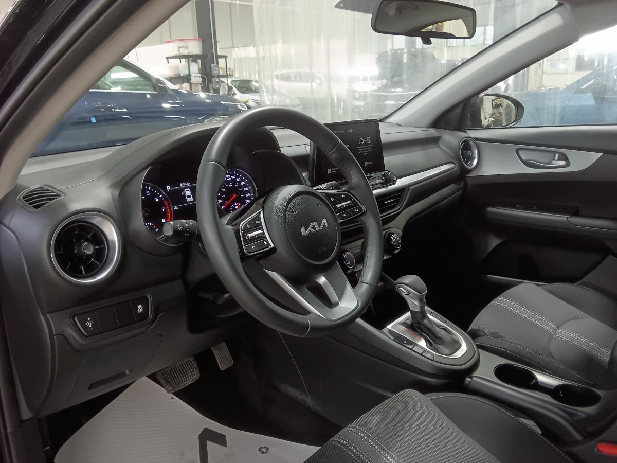 2024 Kia Forte - Image 12