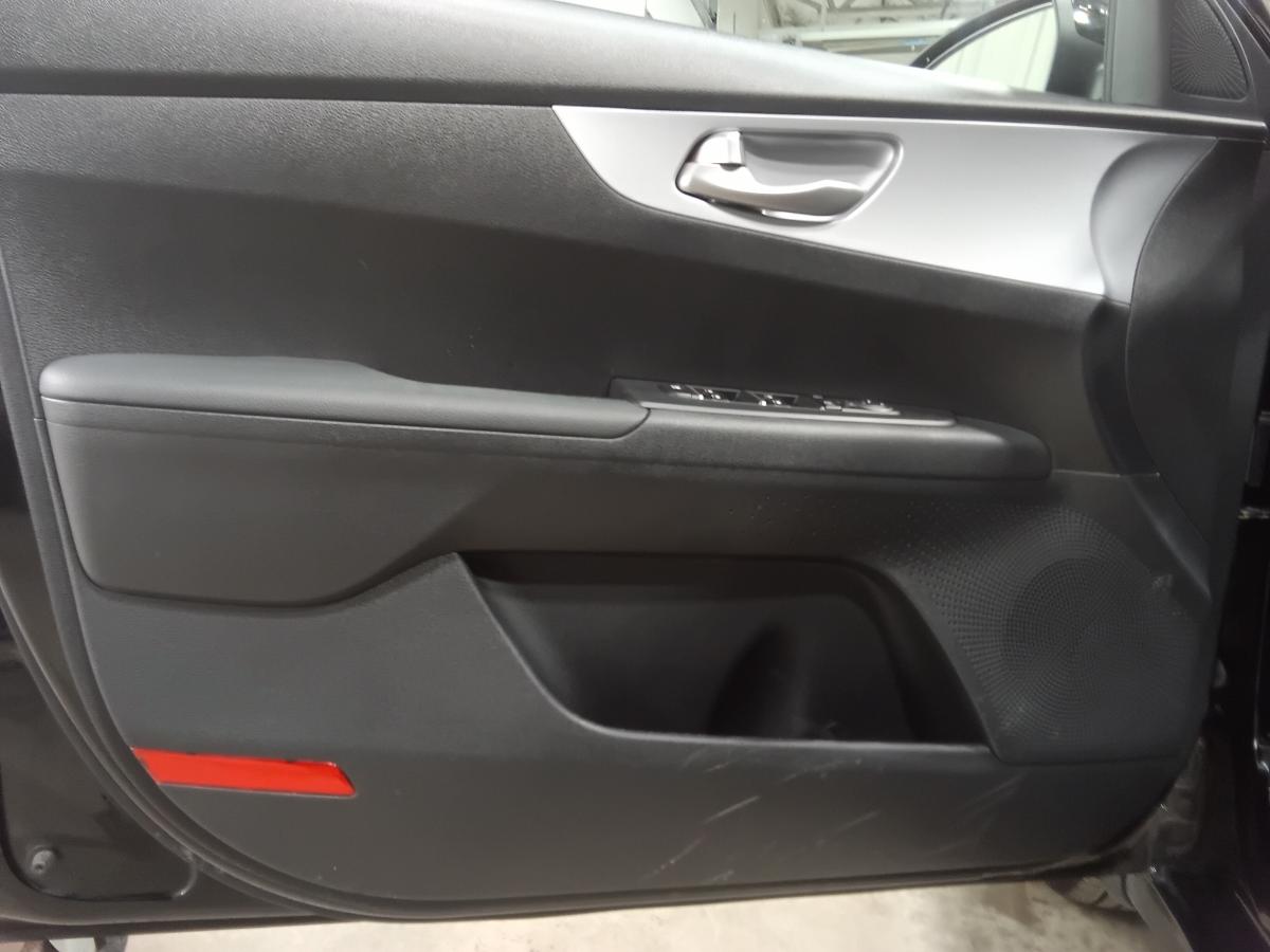 2024 Kia Forte - Image 15