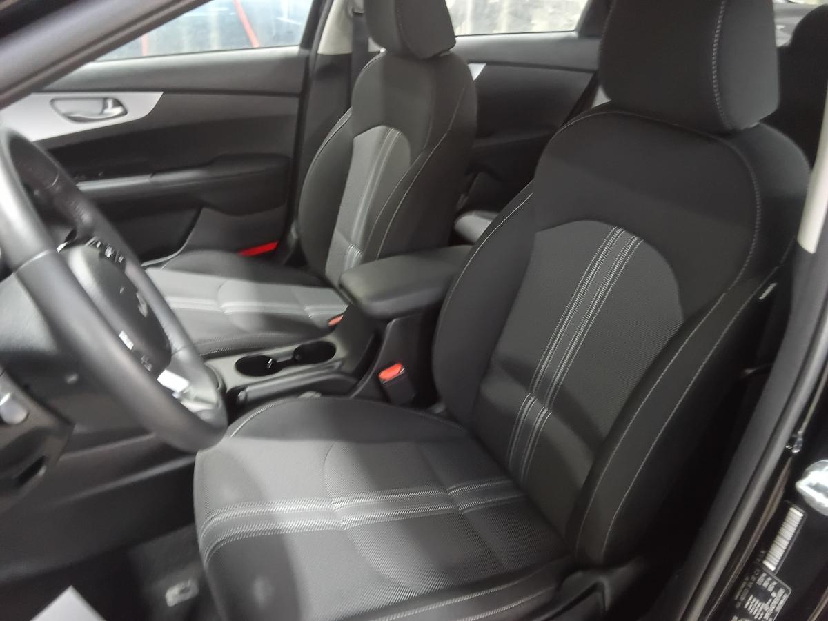 2024 Kia Forte - Image 19