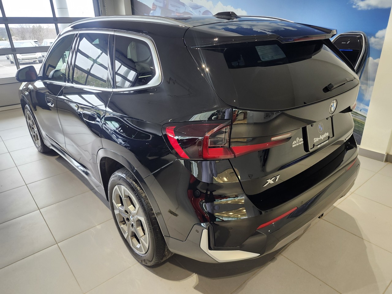 2024 BMW X1 - Image 3