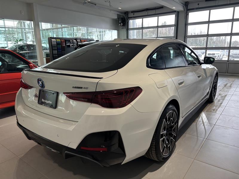 2025 BMW i4 - Image 22