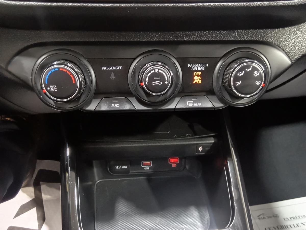 2023 Kia Forte - Image 30
