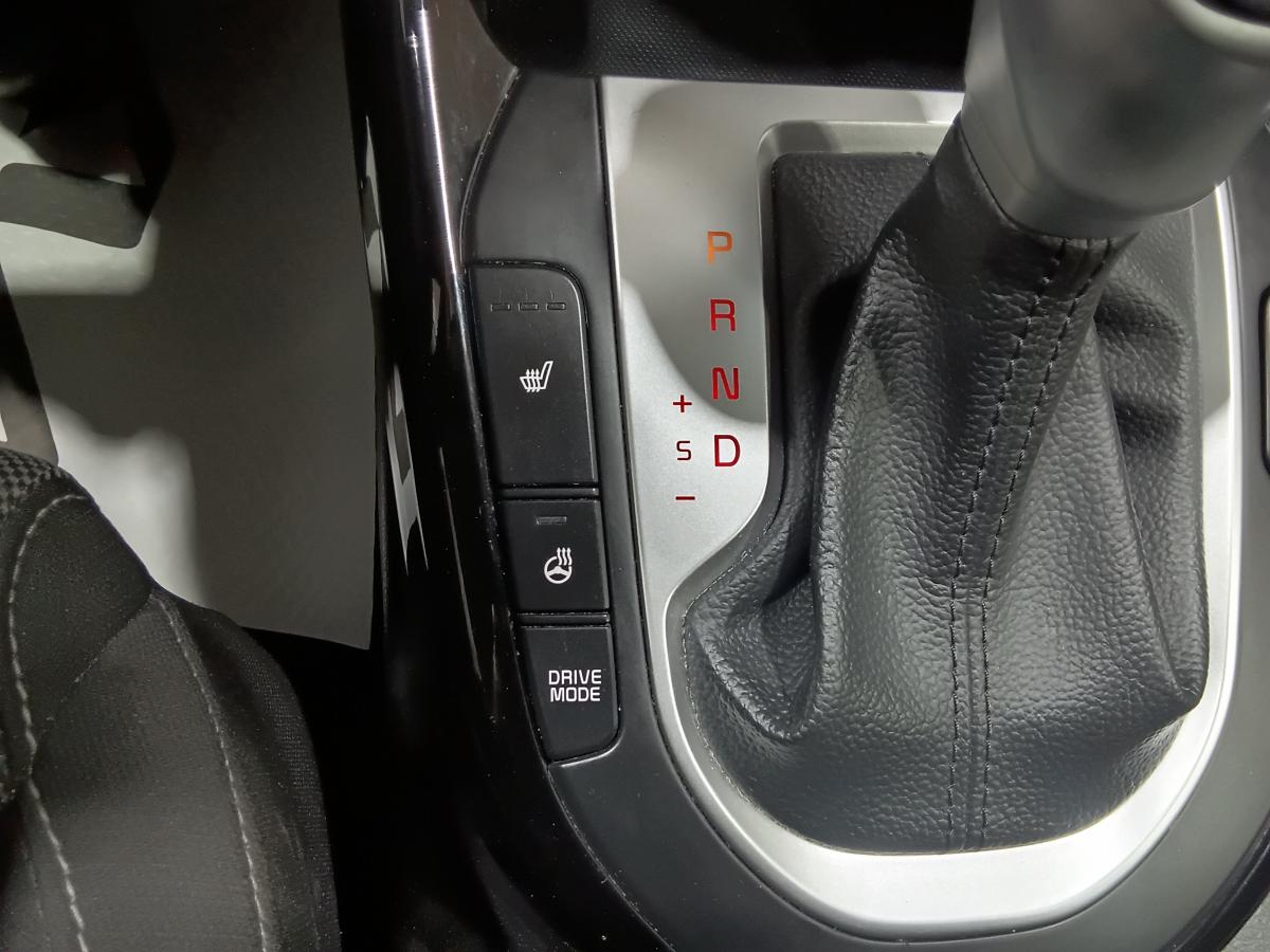 2023 Kia Forte - Image 31