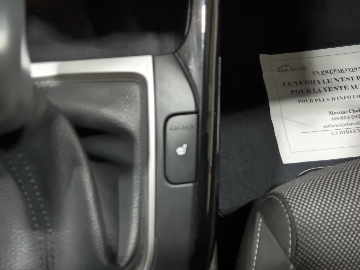 2023 Kia Forte - Image 32