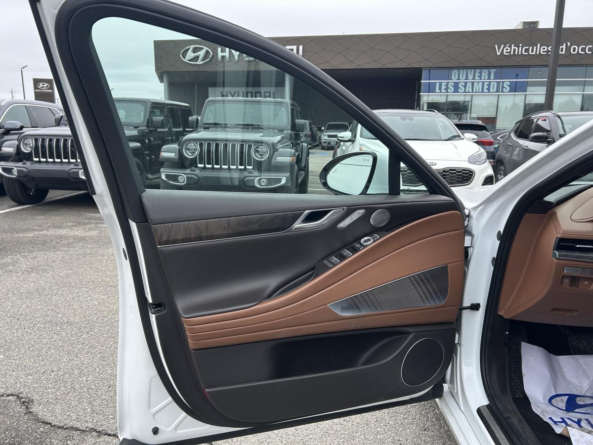 2021 Genesis G80 - Image 14