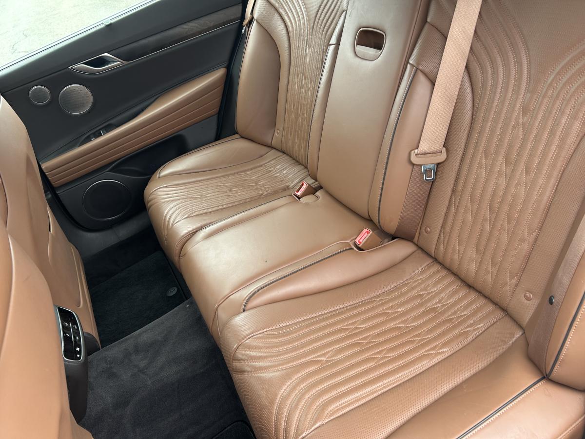 2021 Genesis G80 - Image 17