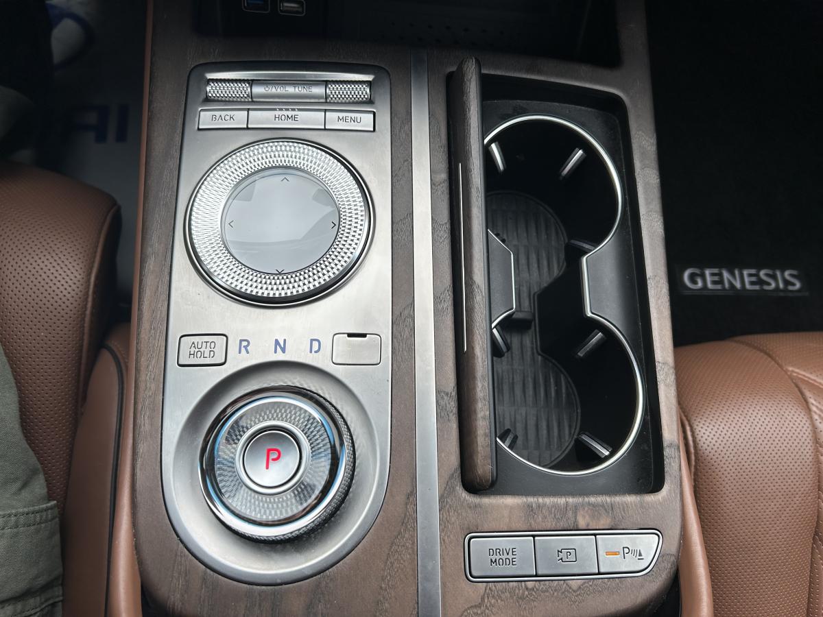 2021 Genesis G80 - Image 31