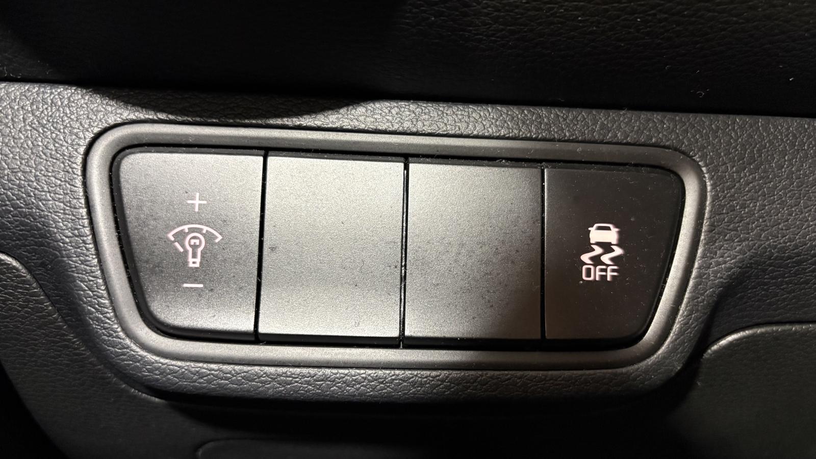 2022 Kia Forte - Image 14