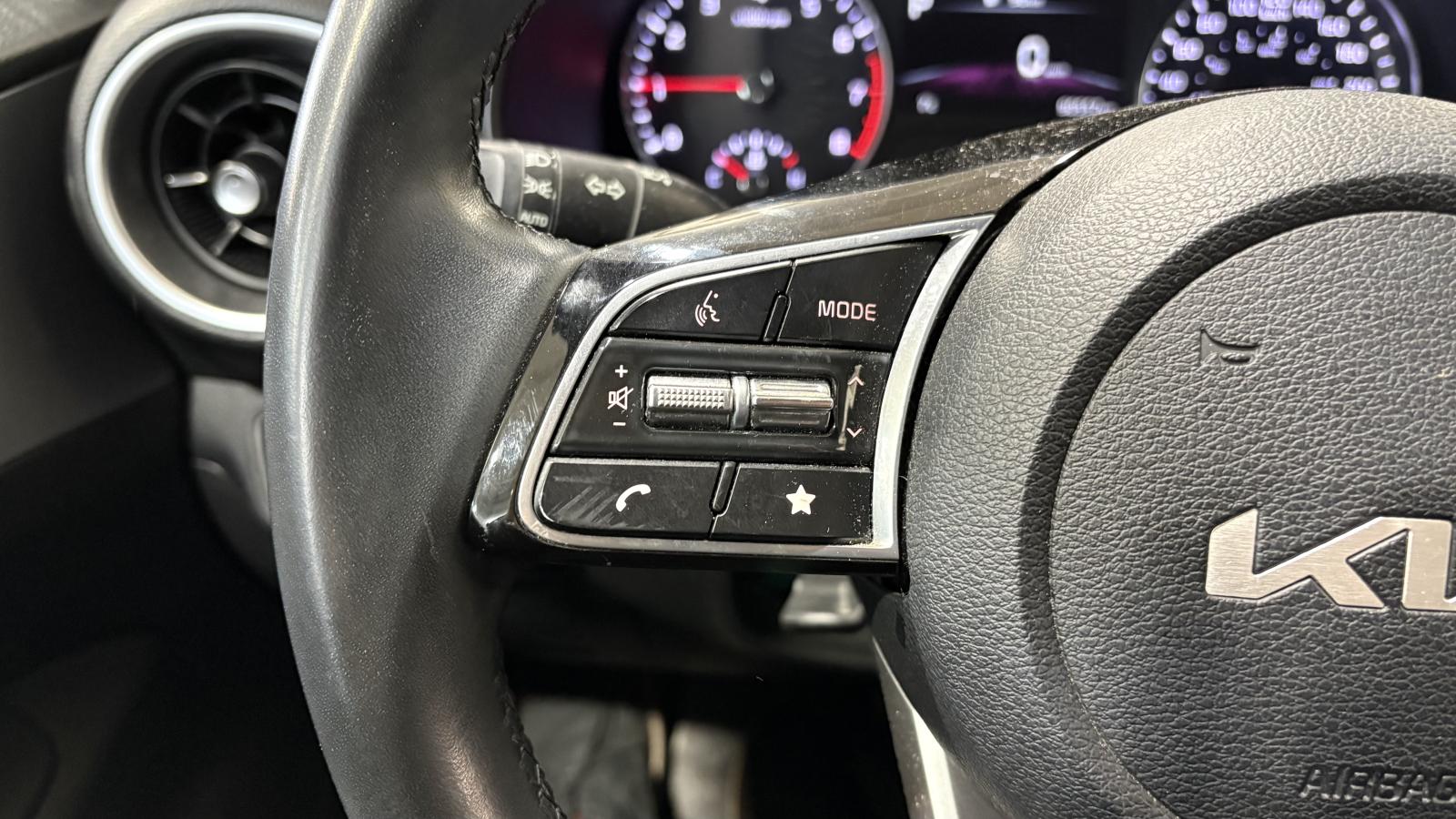 2022 Kia Forte - Image 16