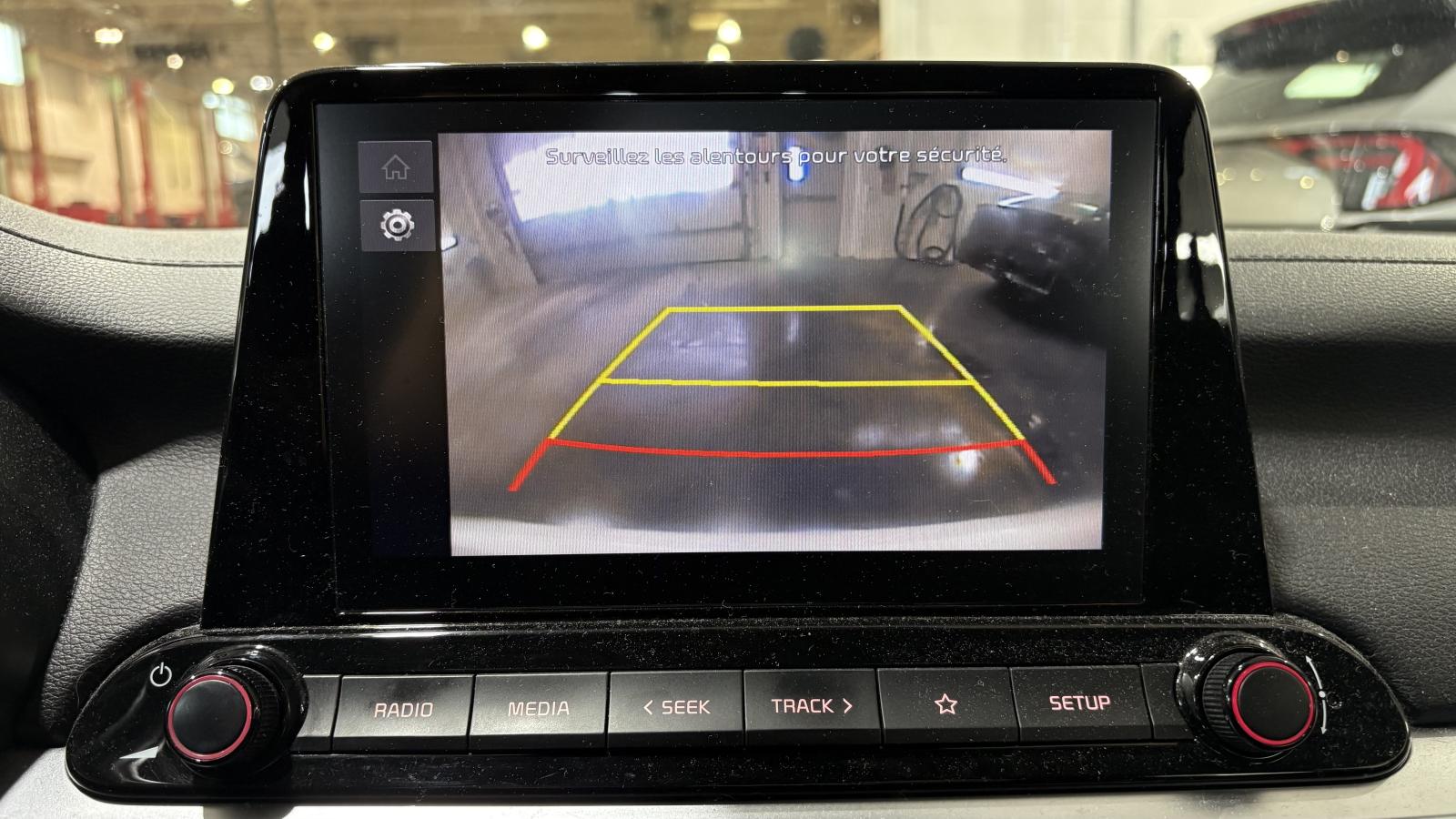 2022 Kia Forte - Image 22