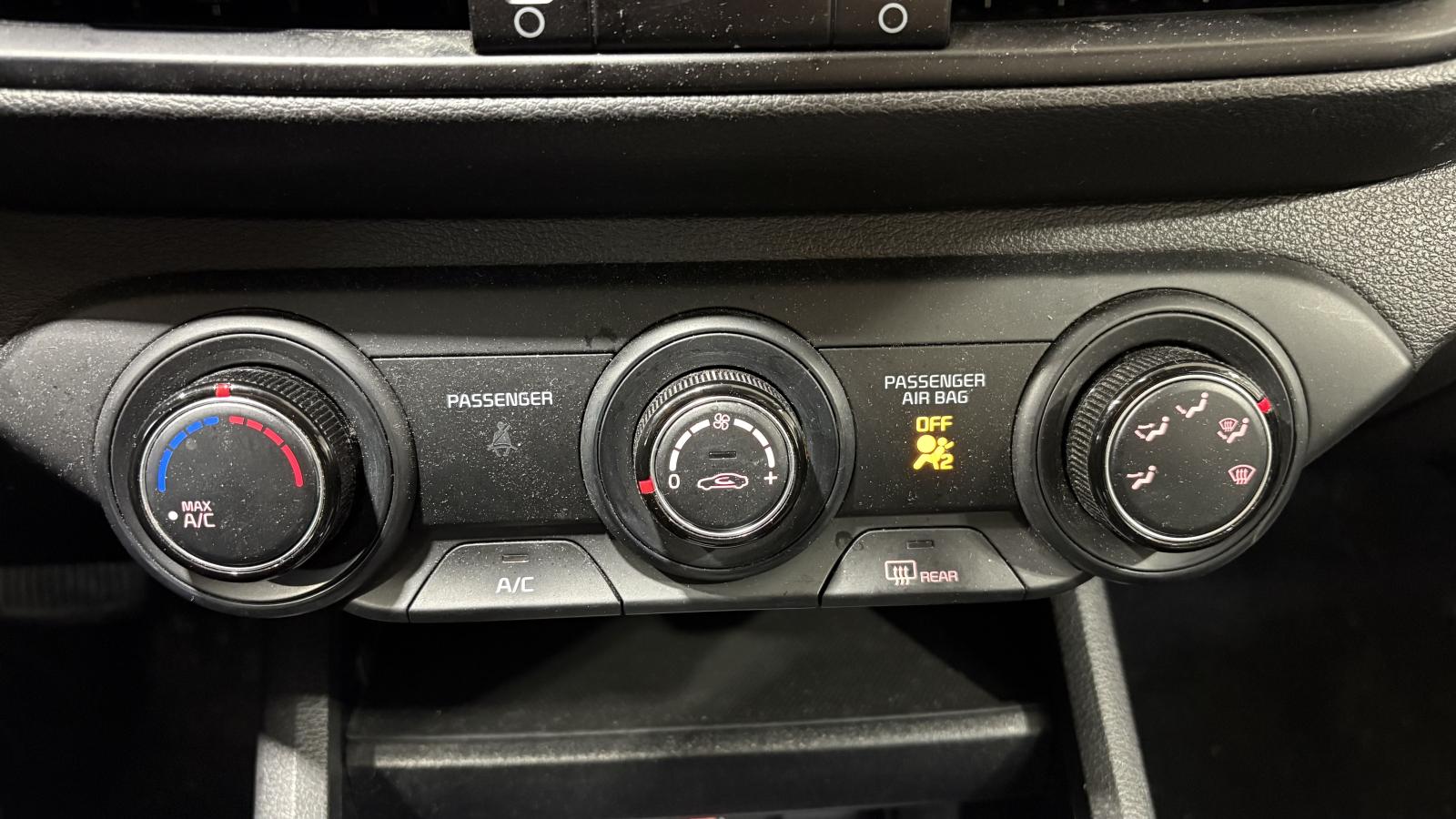 2022 Kia Forte - Image 23