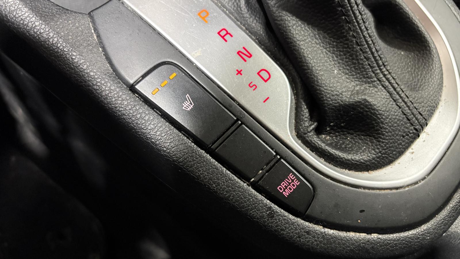 2022 Kia Forte - Image 26