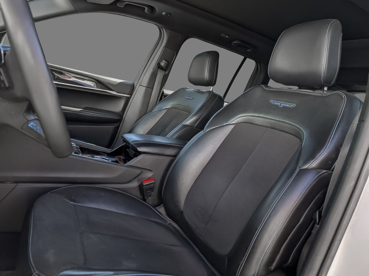 2022 Jeep Grand Cherokee 4xe - Image 8