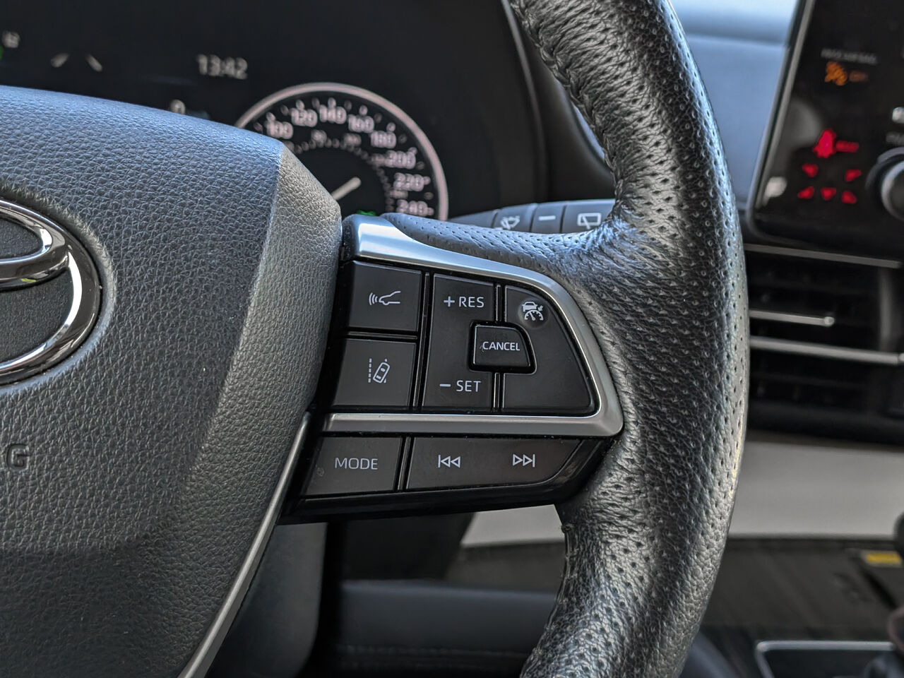 2021 Toyota Sienna - Image 16