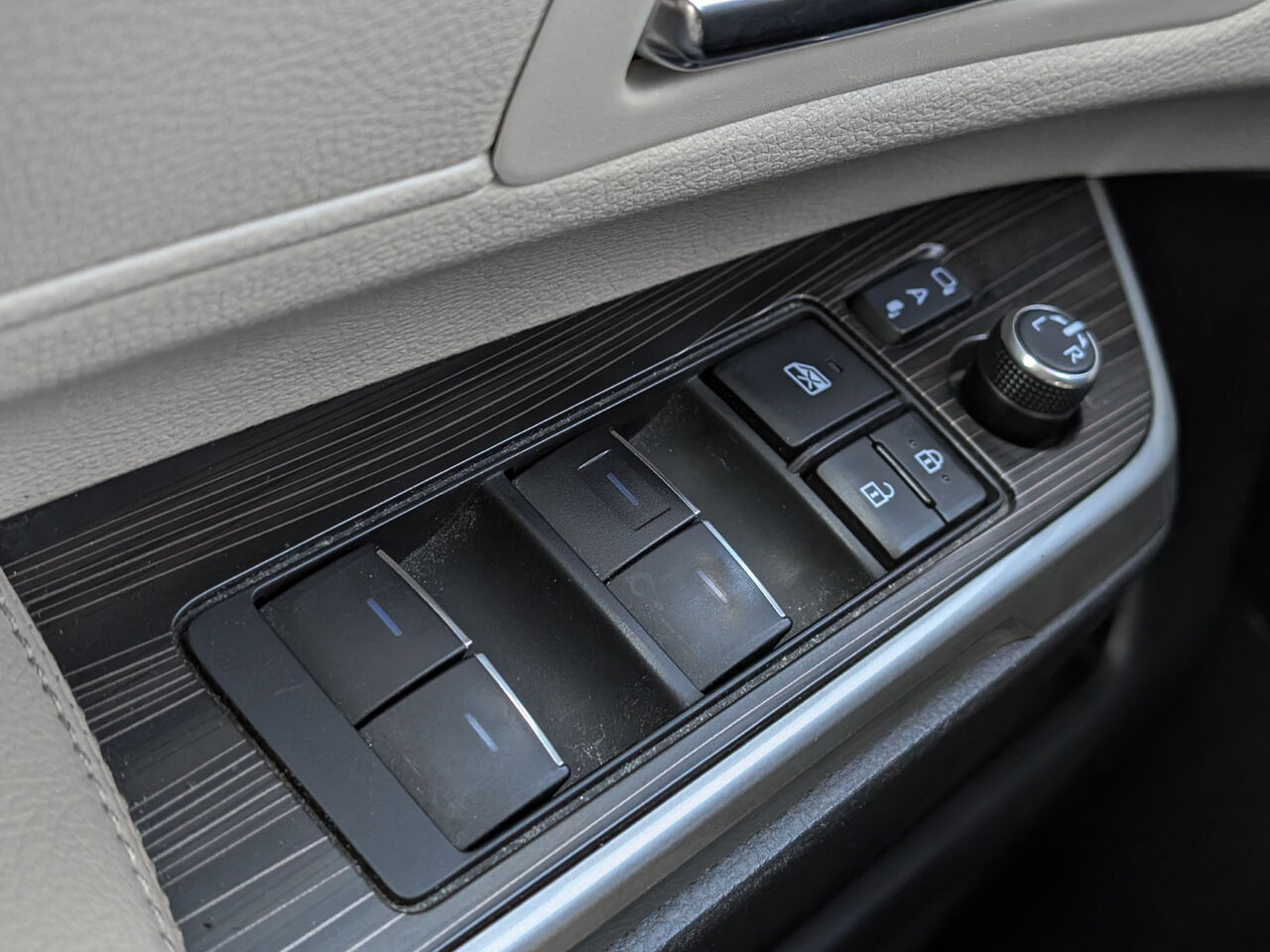 2021 Toyota Sienna - Image 18