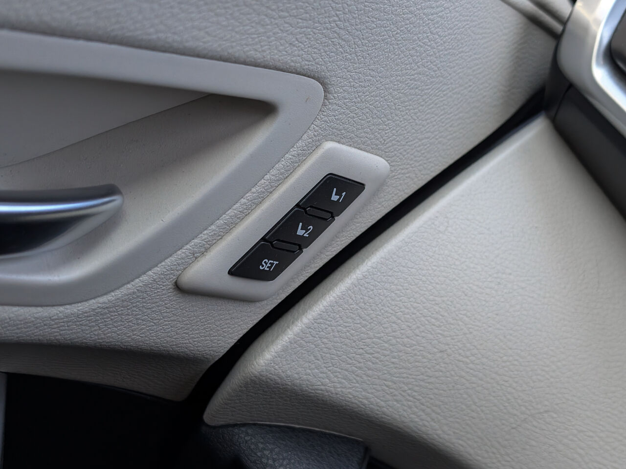 2021 Toyota Sienna - Image 19