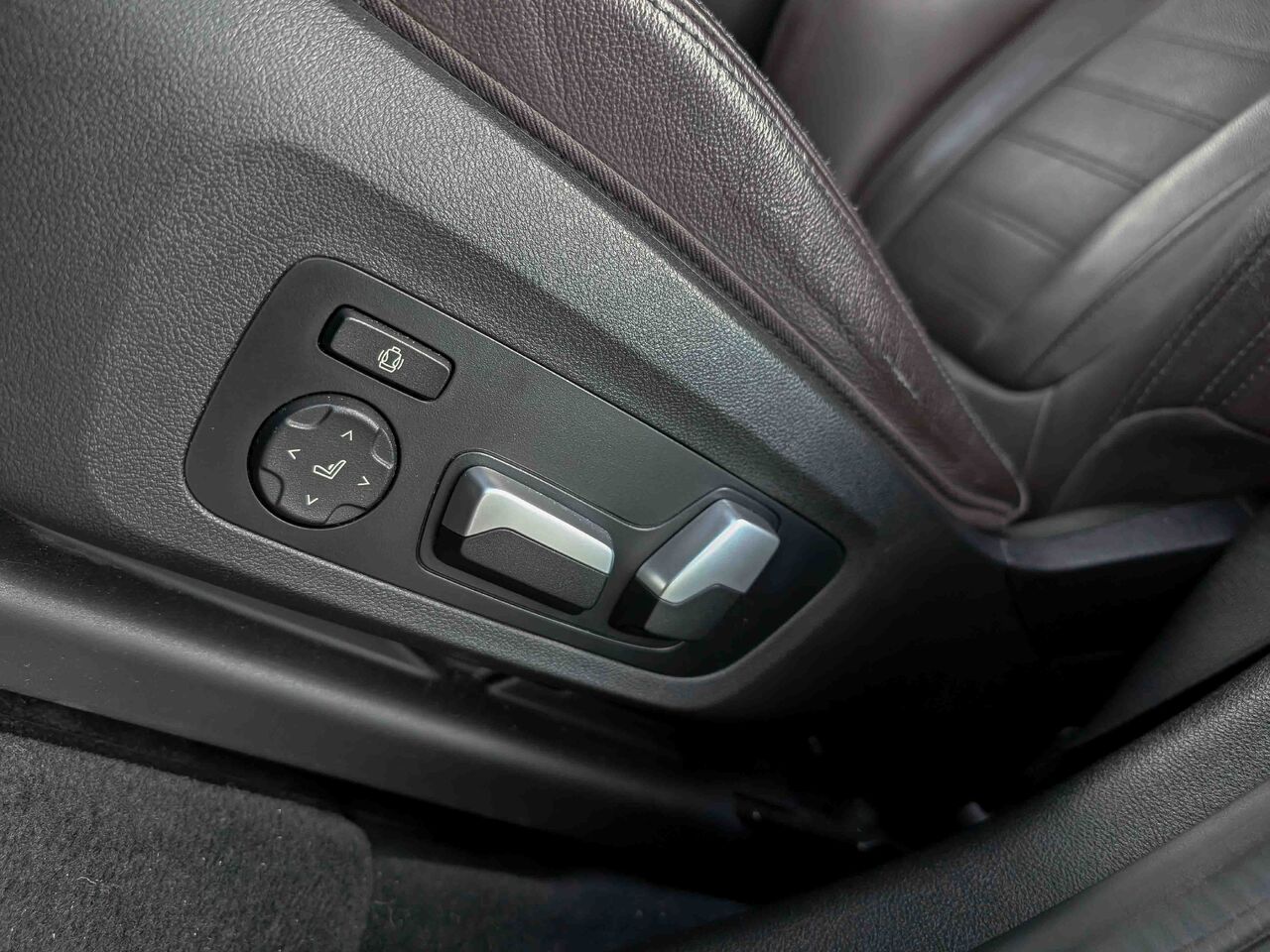 2022 BMW X3 - Image 10
