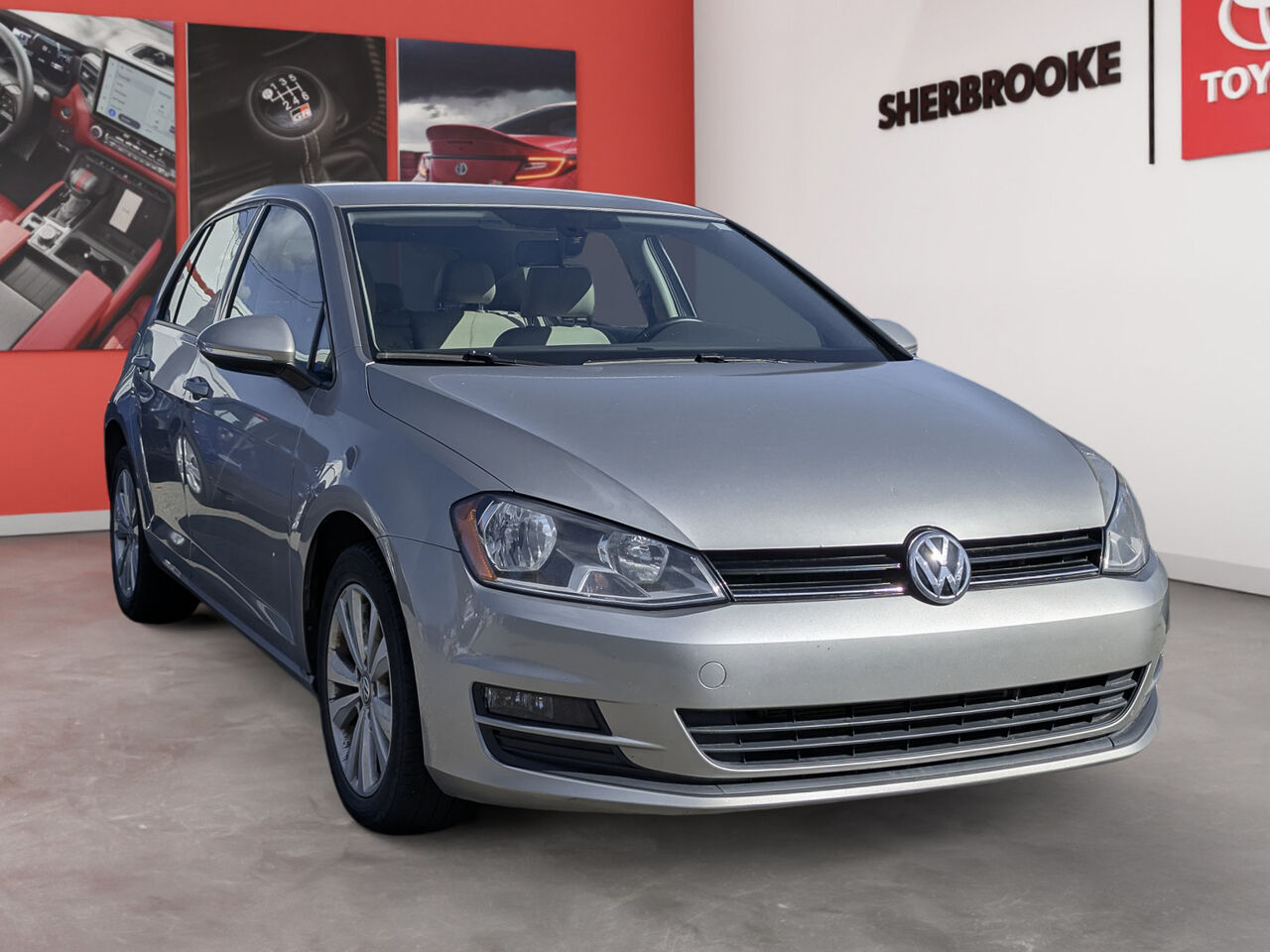 2017 Volkswagen Golf - Image 2