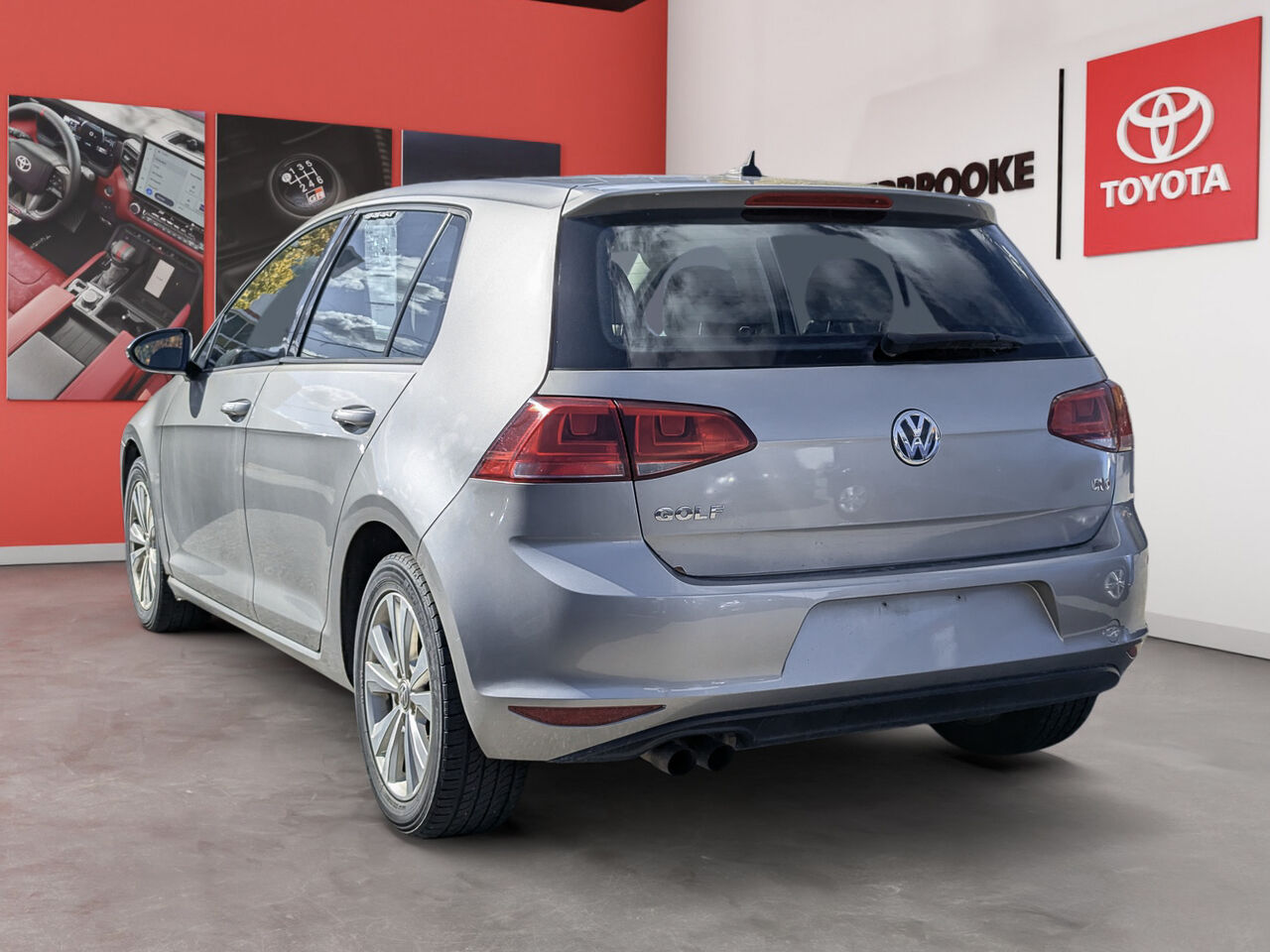 2017 Volkswagen Golf - Image 3