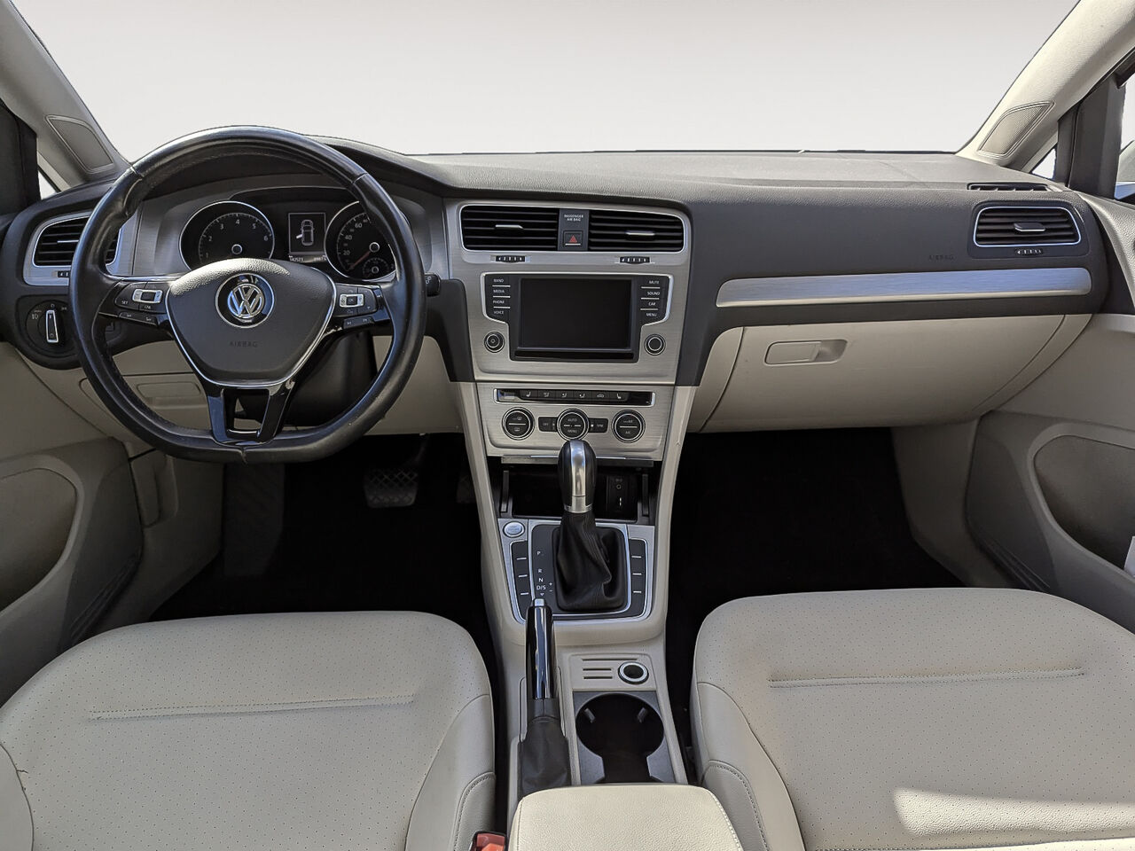 2017 Volkswagen Golf - Image 9