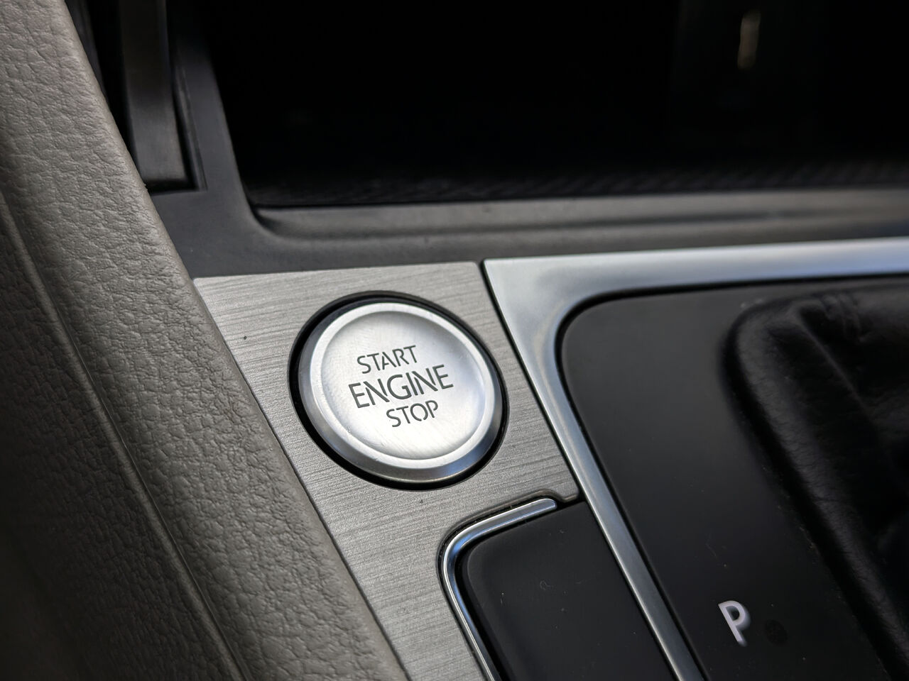 2017 Volkswagen Golf - Image 14