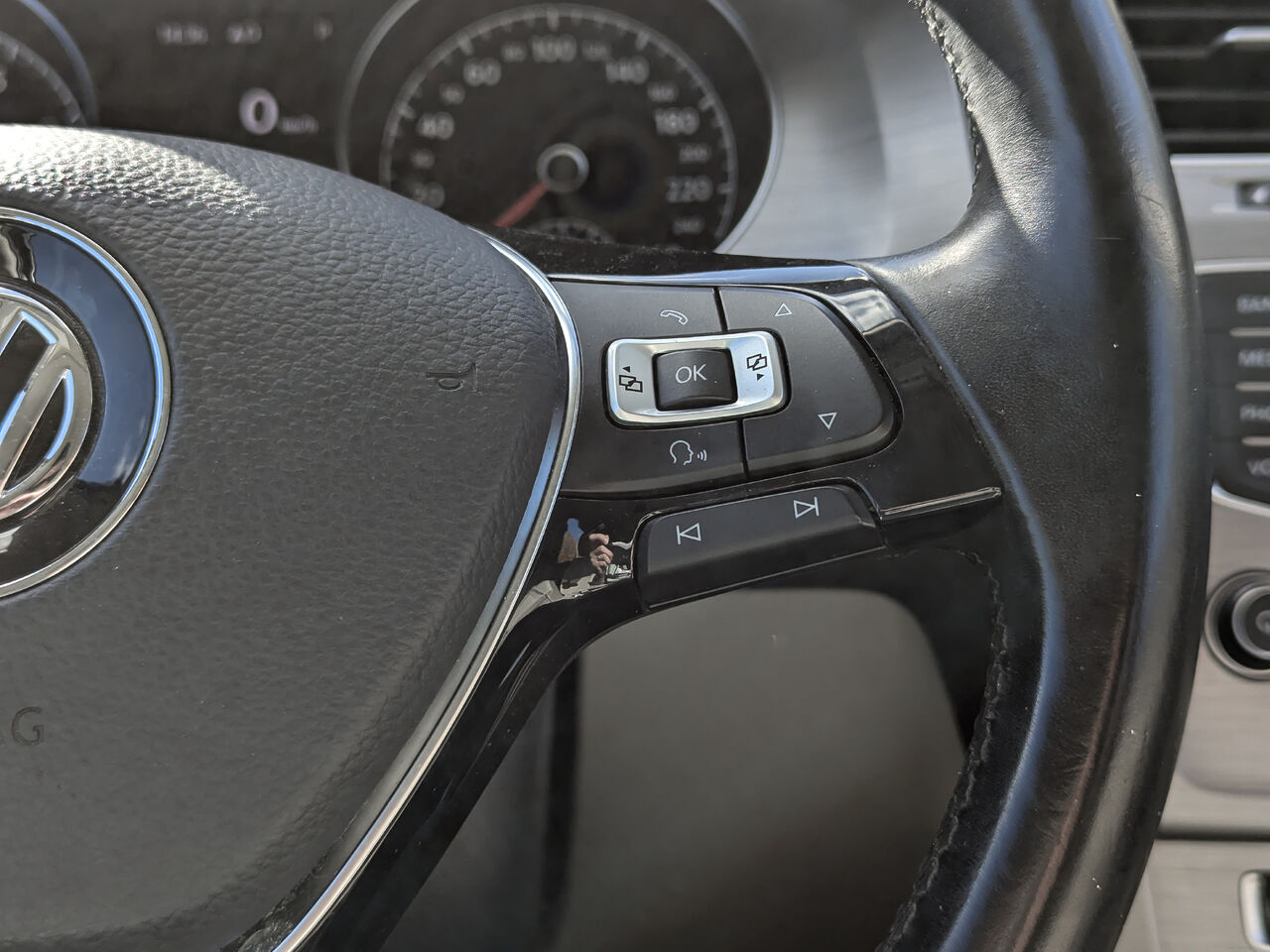 2017 Volkswagen Golf - Image 15