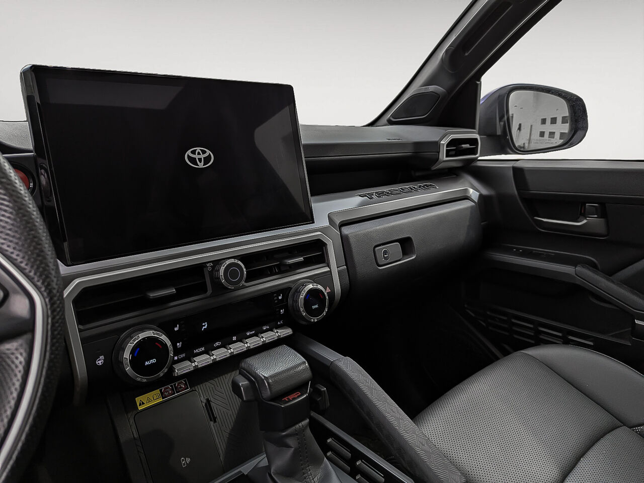 2024 Toyota Tacoma Hybride - Image 10