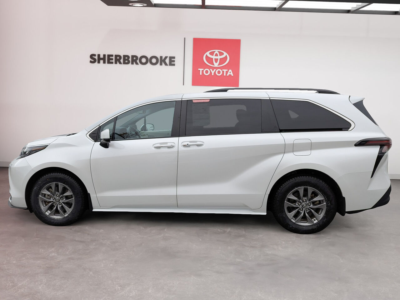 2024 Toyota Sienna - Image 5