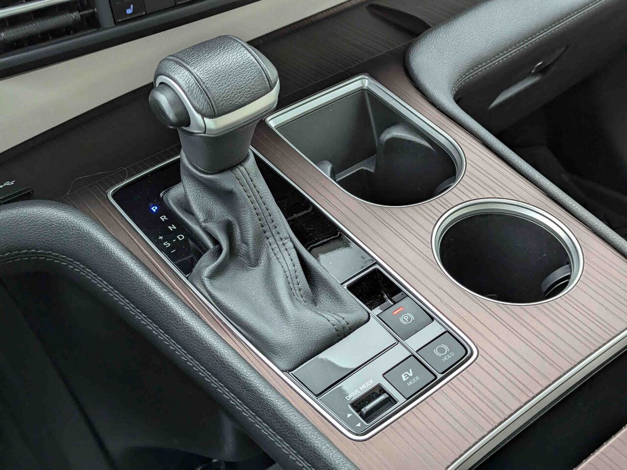 2024 Toyota Sienna - Image 14