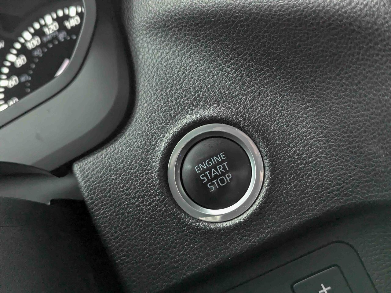 2023 Toyota Tundra - Image 16