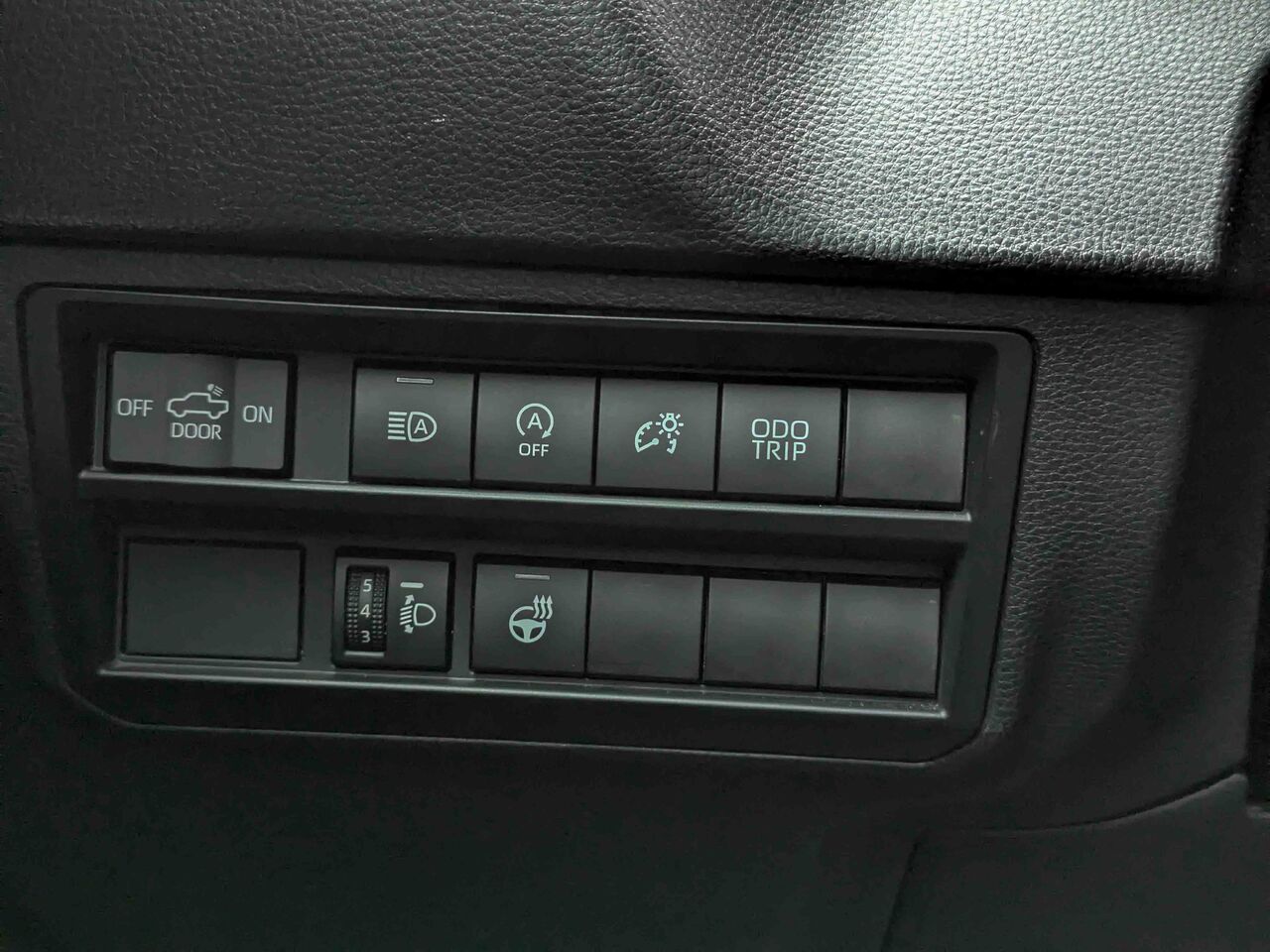 2023 Toyota Tundra - Image 20
