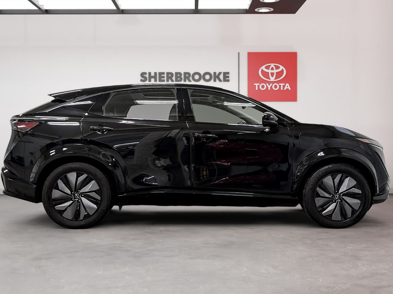 2023 Nissan ARIYA - Image 5