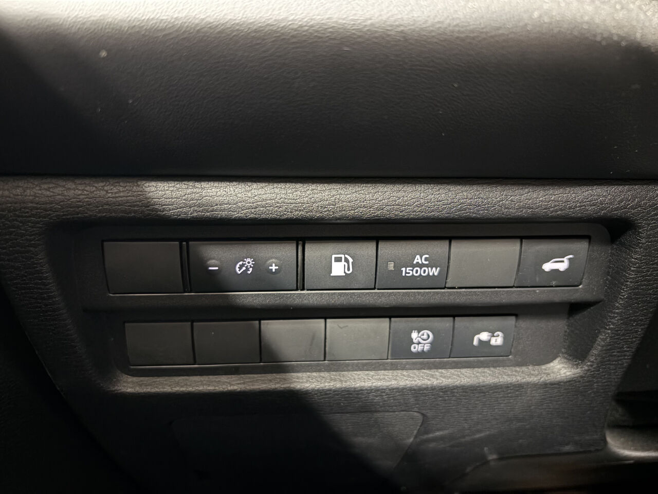 2025 Mitsubishi Outlander PHEV - Image 16