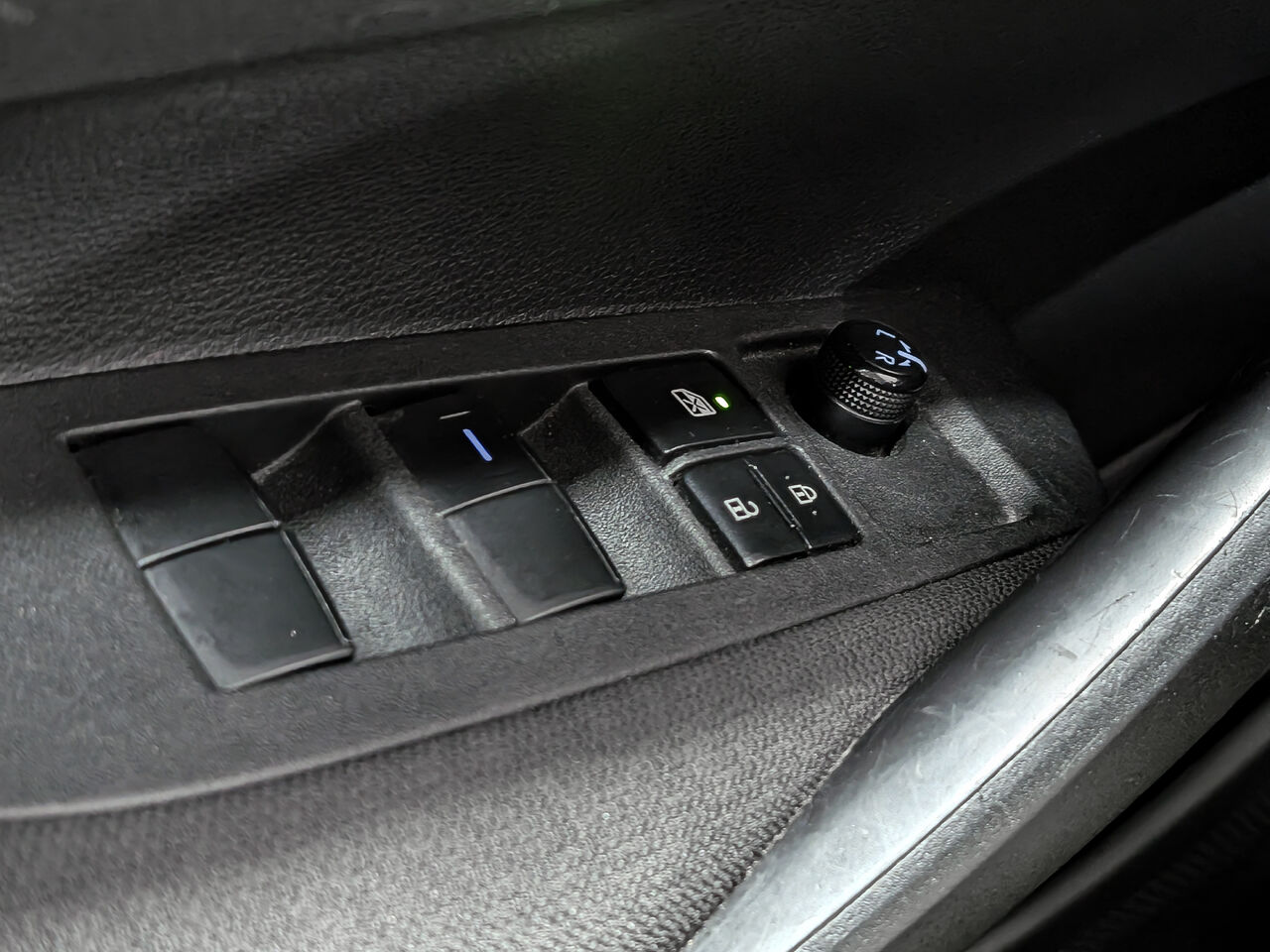 2023 Toyota Corolla - Image 16