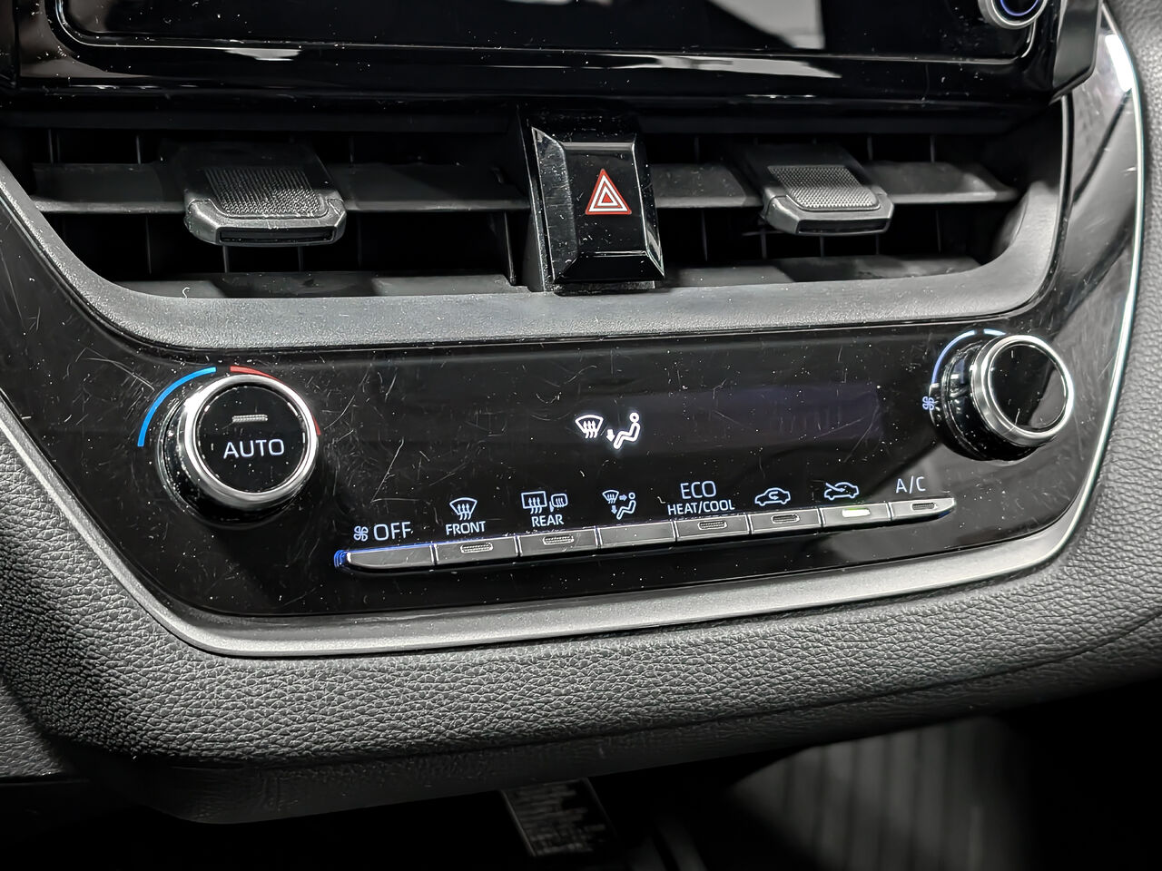 2022 Toyota Corolla - Image 14