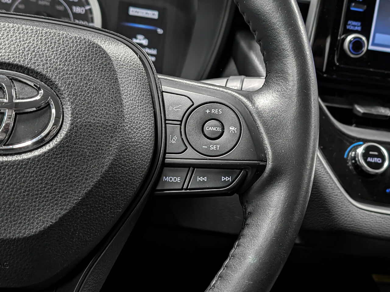 2022 Toyota Corolla - Image 17