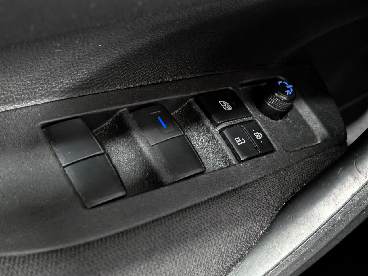 2022 Toyota Corolla - Image 19