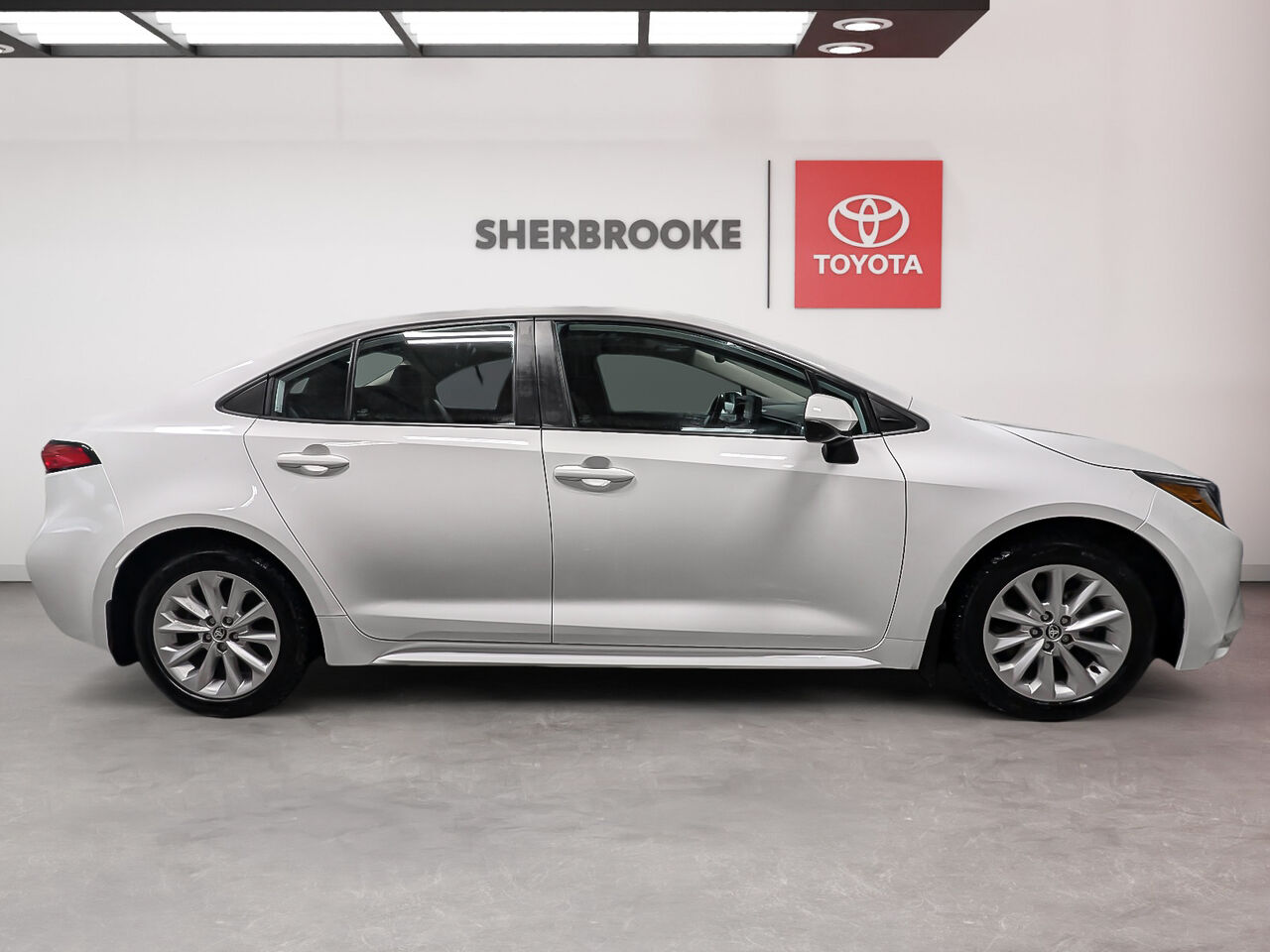 2022 Toyota Corolla - Image 5