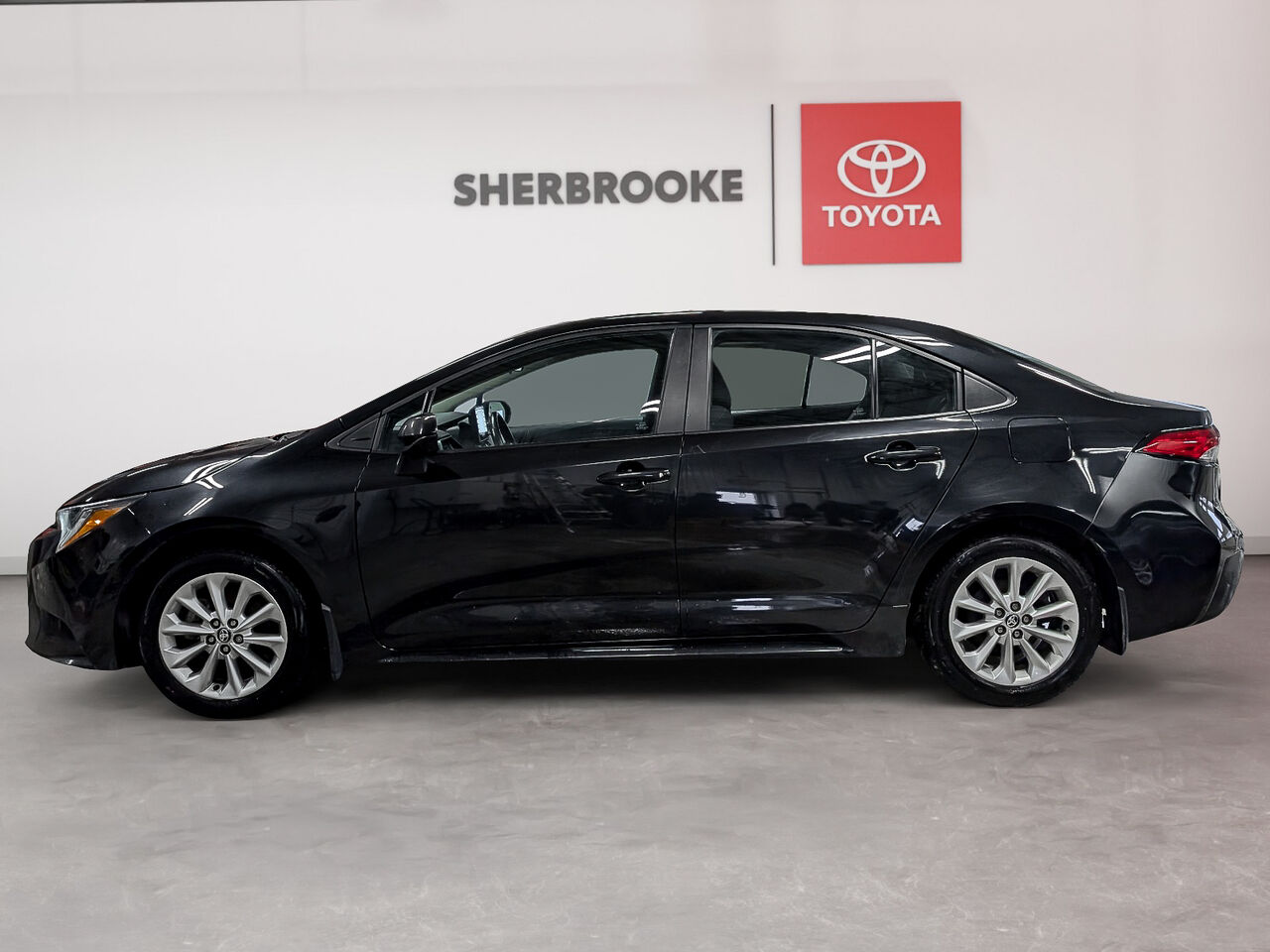2022 Toyota Corolla - Image 2