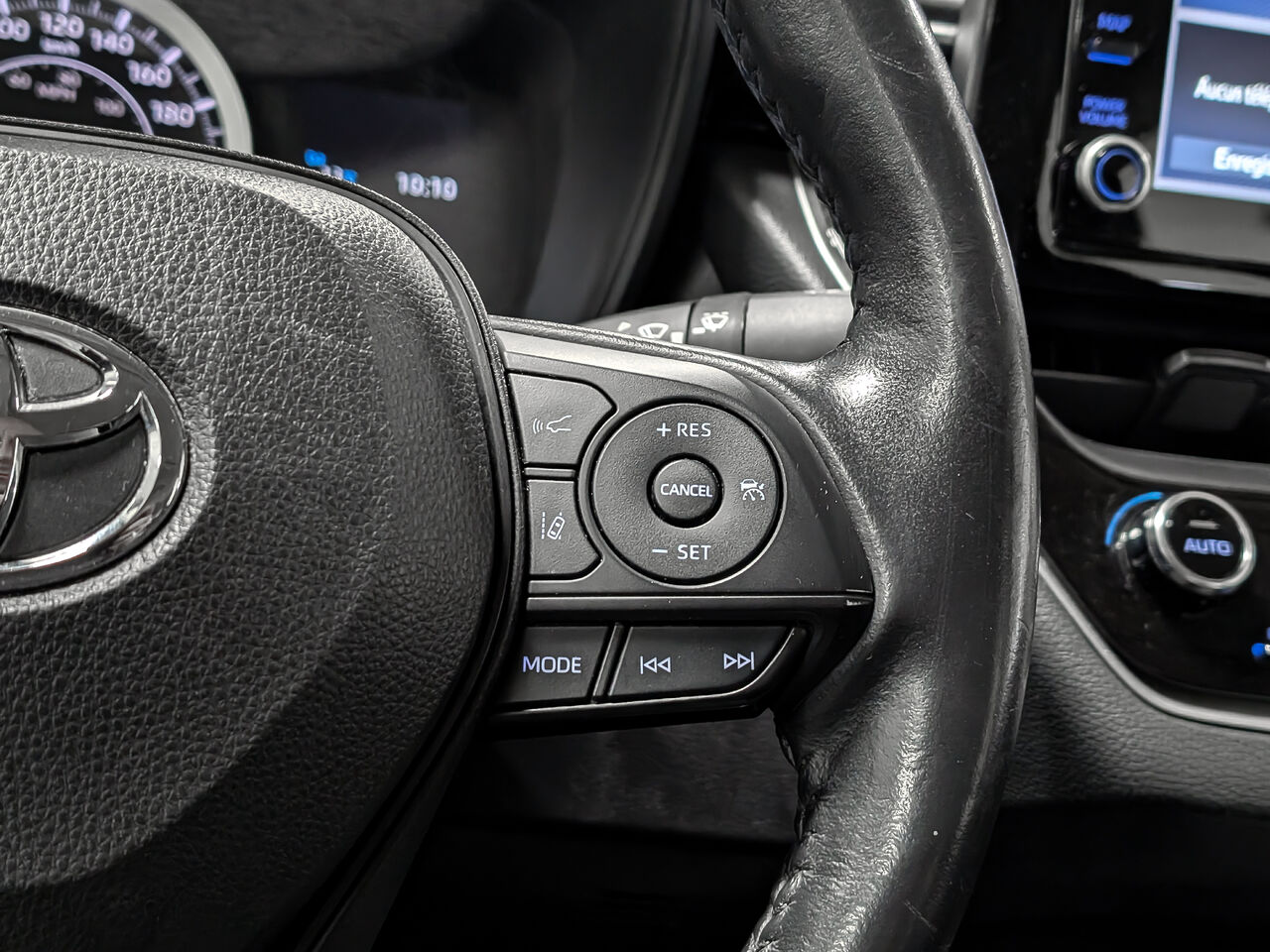 2022 Toyota Corolla - Image 15