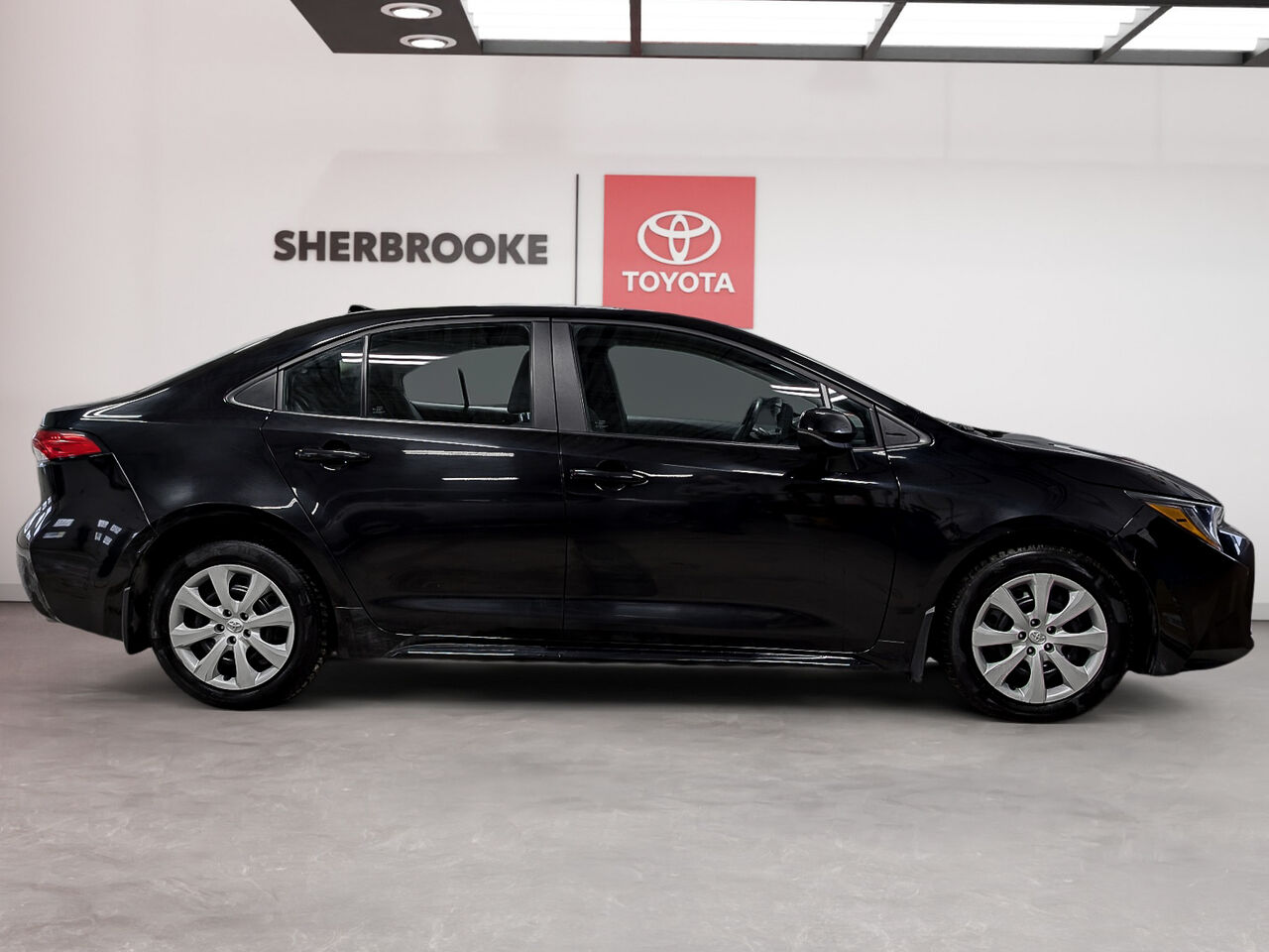 2023 Toyota Corolla - Image 5