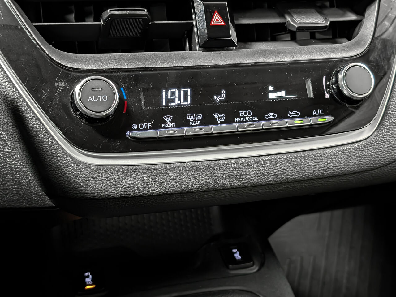 2023 Toyota Corolla - Image 13