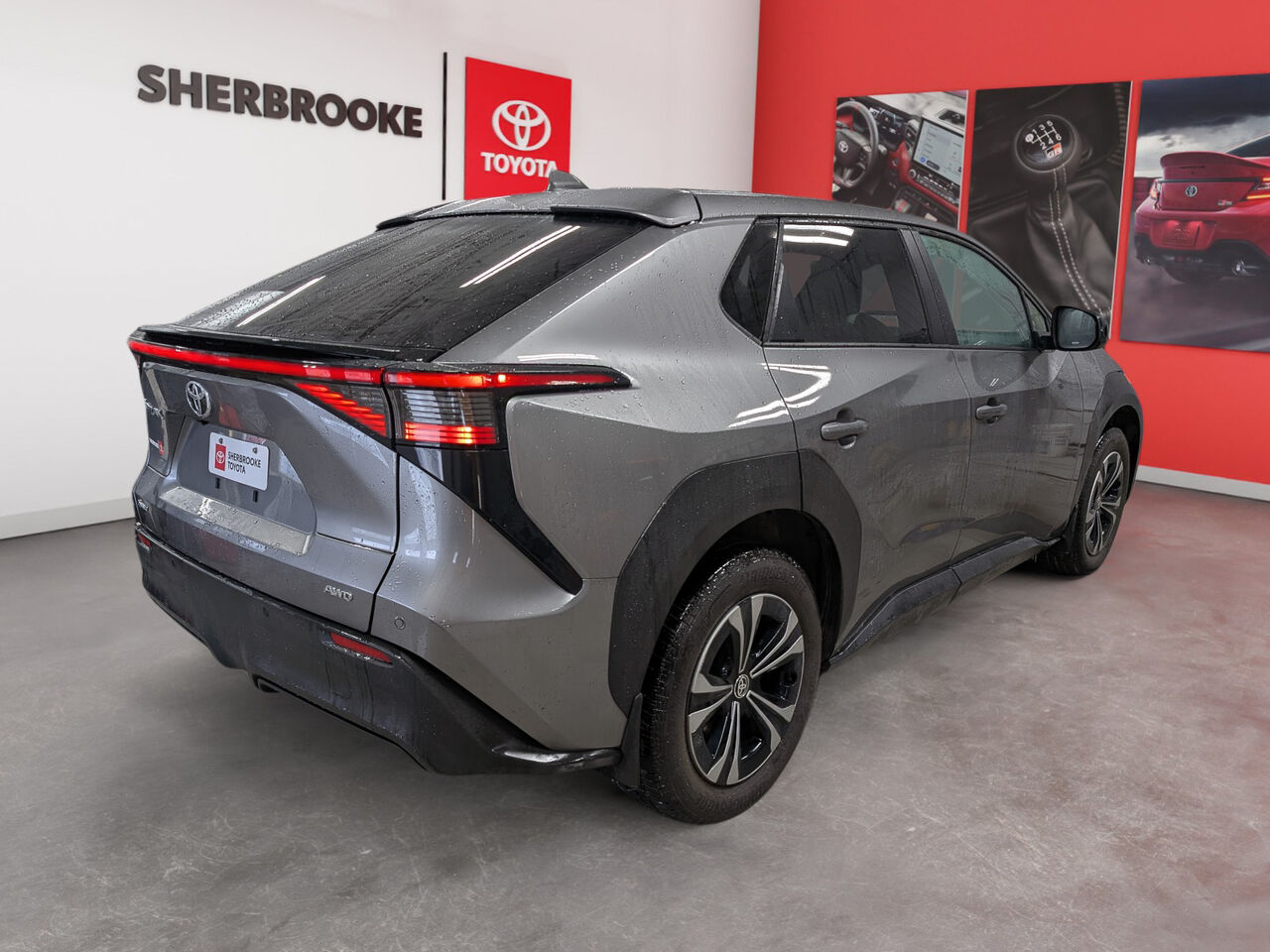 2025 Toyota bZ4X - Image 4