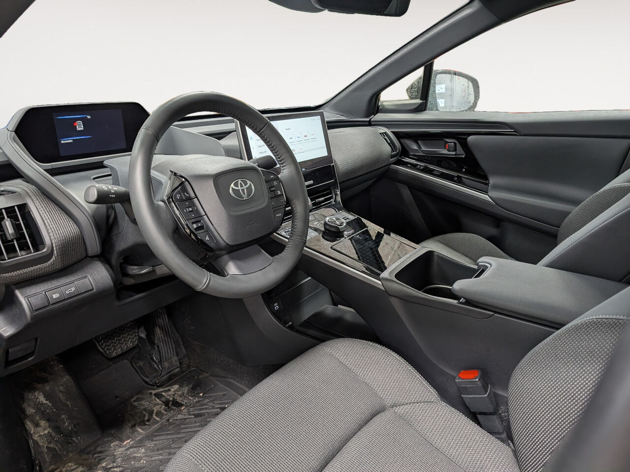 2025 Toyota bZ4X - Image 9
