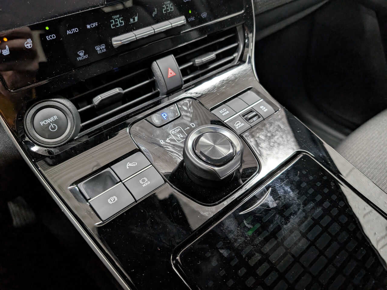 2025 Toyota bZ4X - Image 20