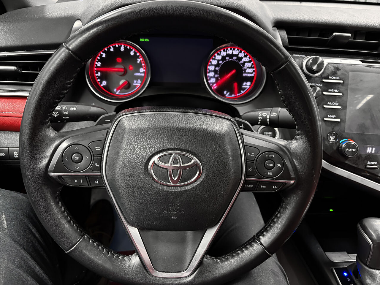 2020 Toyota Camry - Image 15