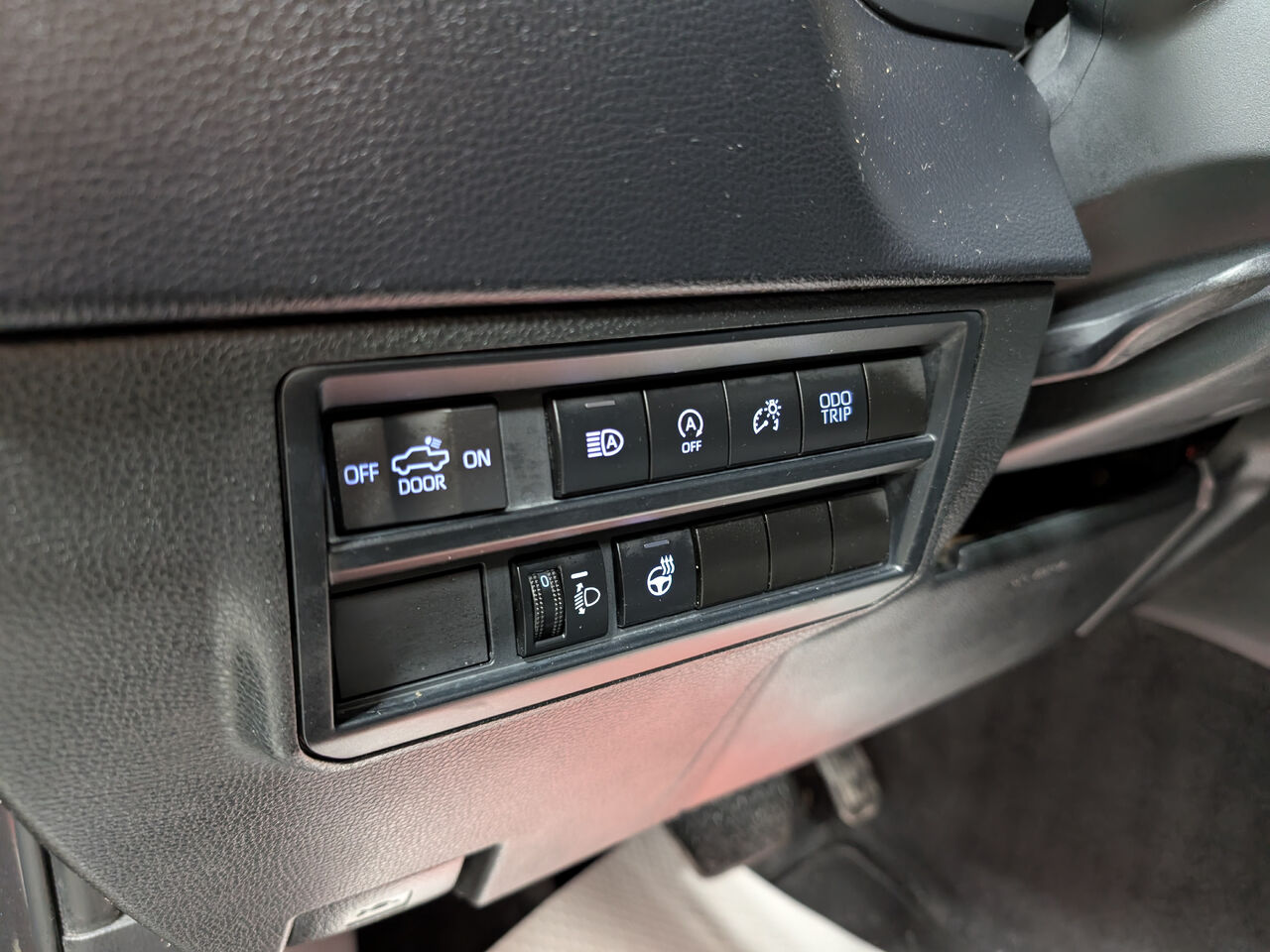 2022 Toyota Tundra - Image 27