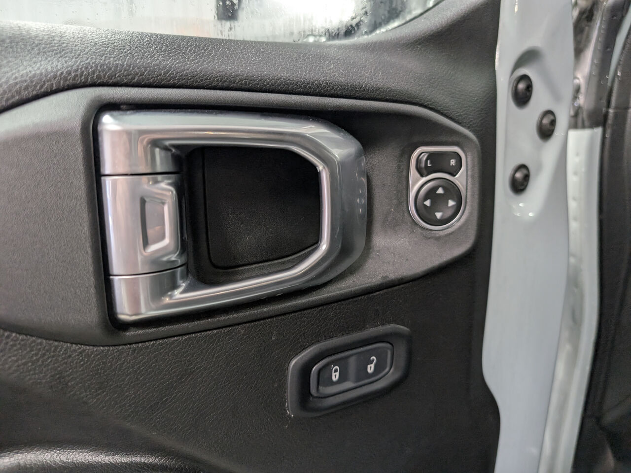 2024 Jeep Wrangler 4xe - Image 12
